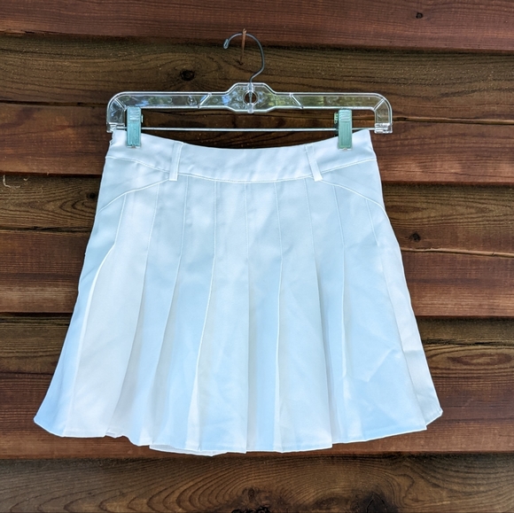 NWOT Fashion & Dyt pleaded skirt w/ shorts - Picture 2 of 7